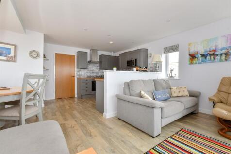 Kitchen/ Living Room
