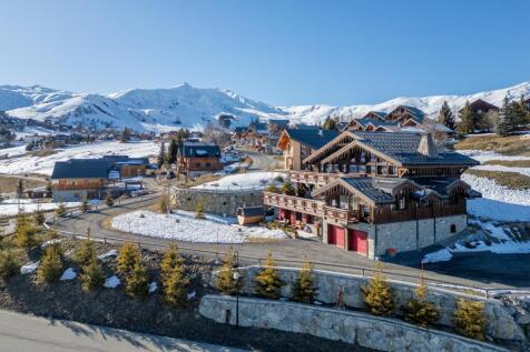 Outstanding chalet f