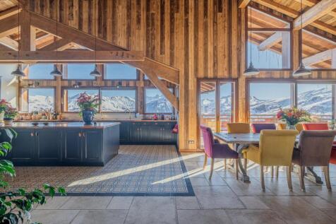 Outstanding chalet f