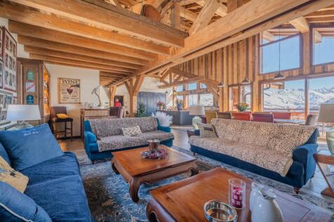 Outstanding chalet f