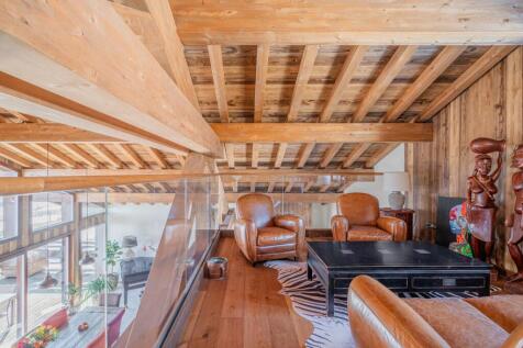 Outstanding chalet f