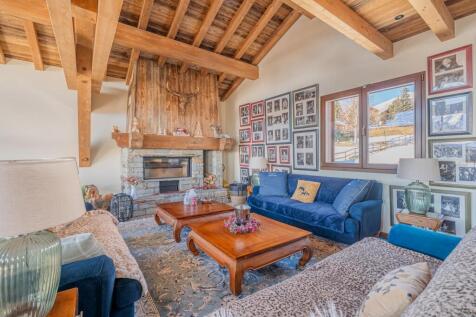 Outstanding chalet f