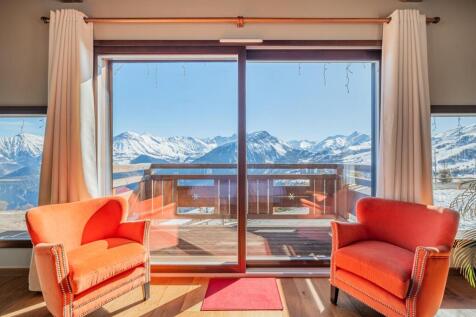 Outstanding chalet f