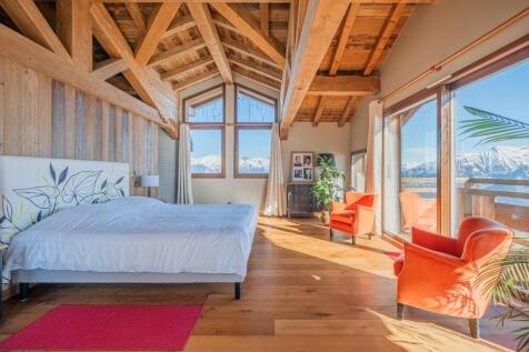 Outstanding chalet f