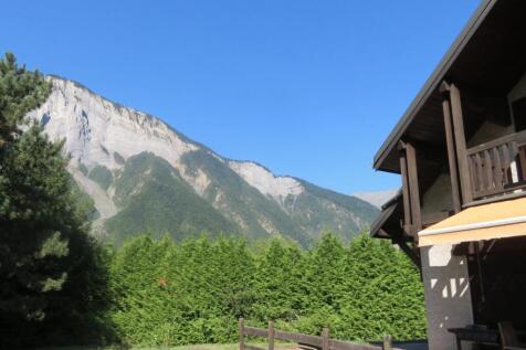 Chalet for sale Bour