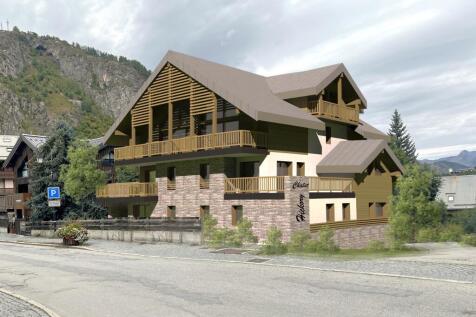 Ski in and out apart