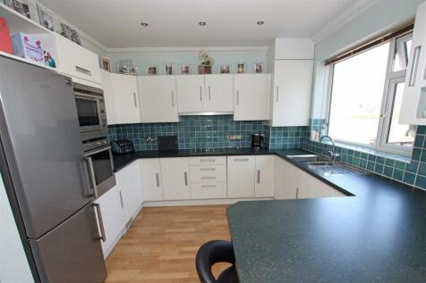 Kitchen area a.jpg