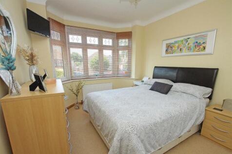 Bedroom a.jpg
