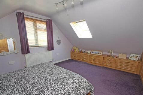 Bedroom b2.jpg