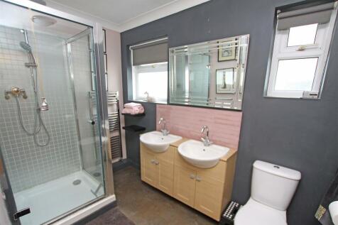 Shower room.jpg
