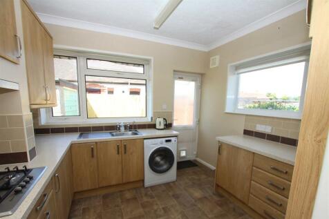 Kitchen a.jpg