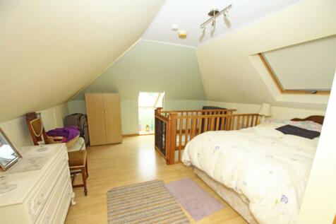 Bedroom one a.jpg