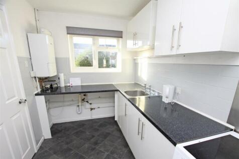 Kitchen a.jpg