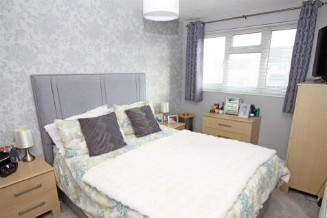 Bedroom 1.jpg