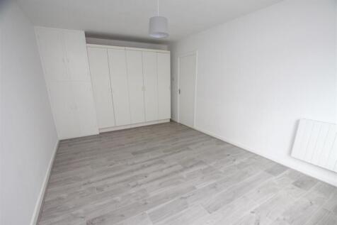 Bedroom one b.jpg