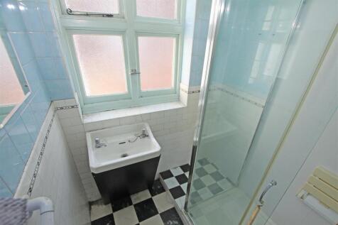 Shower room.jpg