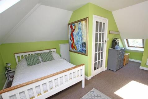 Bedroom one a.jpg