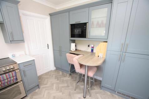 Kitchen c.jpg