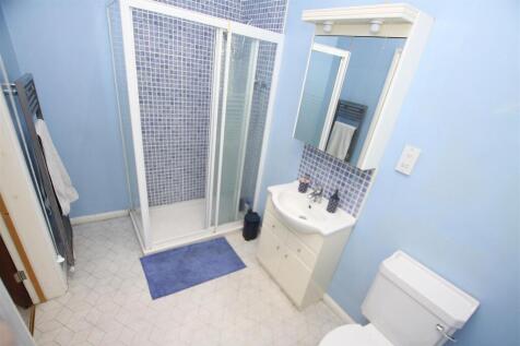 ensuite.jpg