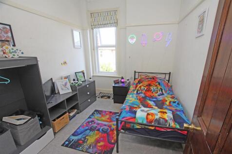Bedroom 4.jpg