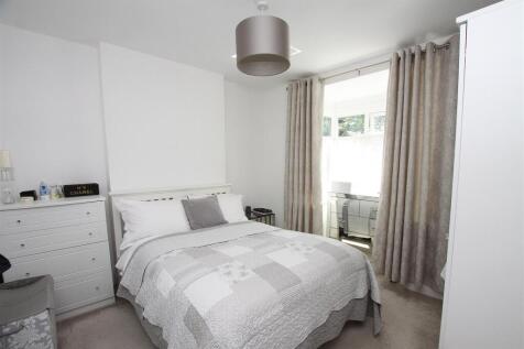 Bedroom 1.jpg