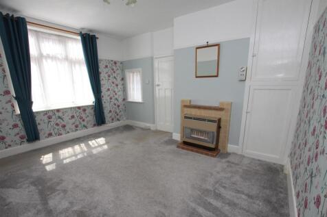 Dining room b.jpg