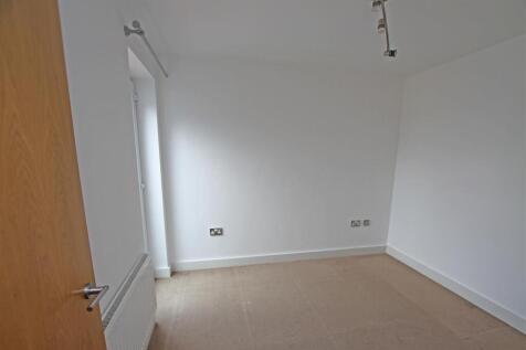Bedroom a.jpg