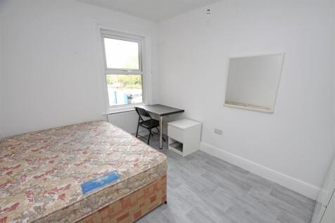 Bedroom c.jpg