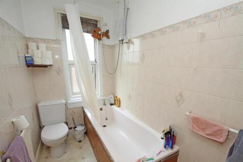 Bathroom.jpg