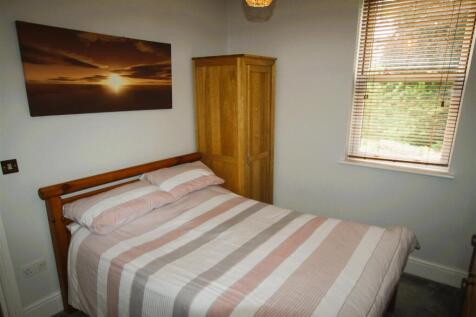 bed 1.5.JPG