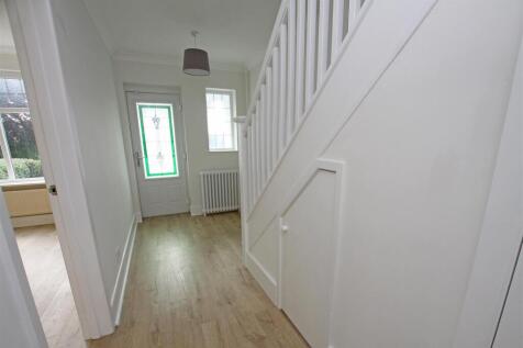 Hall b.jpg