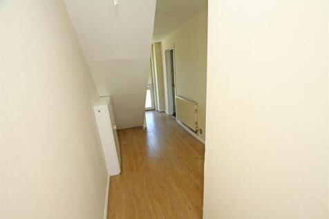 Hallway b.jpg