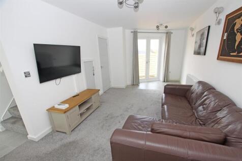 Living room a.jpg