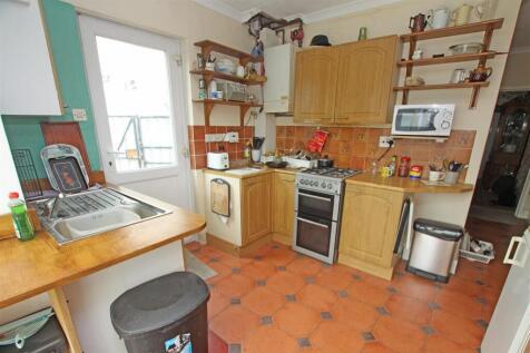 Kitchen b.jpg