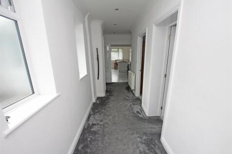 Hall b.jpg