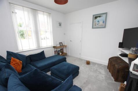 Sitting room b.jpg