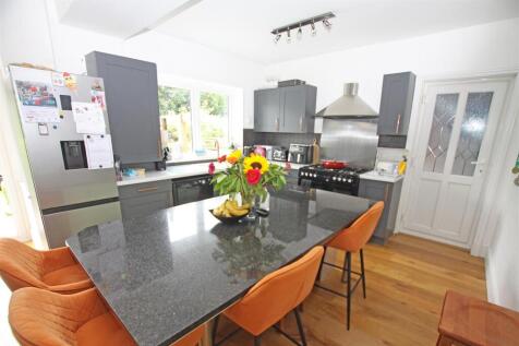 Kitchen e.jpg