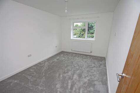 Bedroom a.jpg