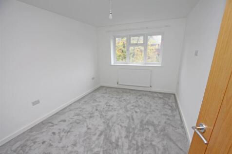 Bedroom b.jpg