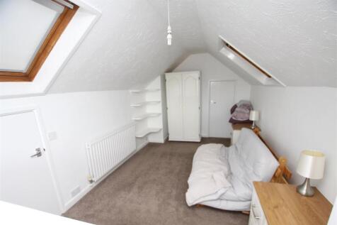 Loft room b.jpg