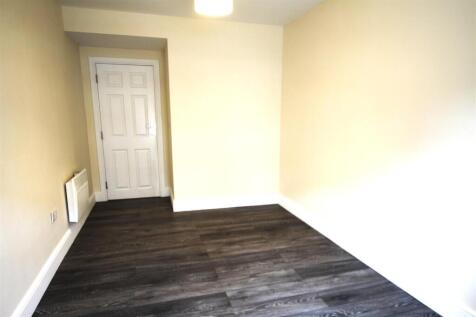 bedroom 2.JPG