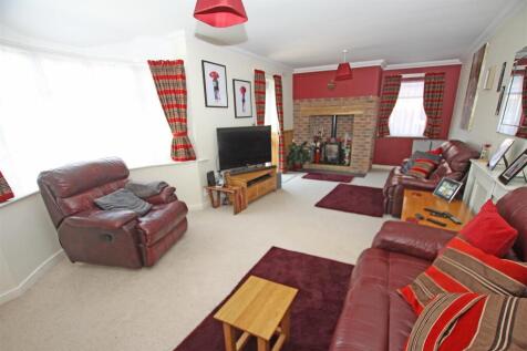 Living room b.jpg