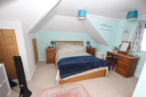Master bedroom c.jpg