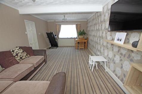 Living room a.jpg