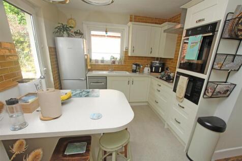 Kitchen area.jpg