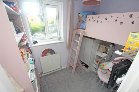 Bedroom d.jpg