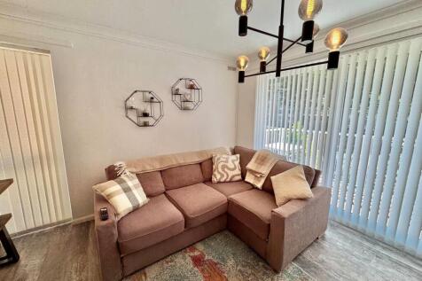 lounge 3.jpeg