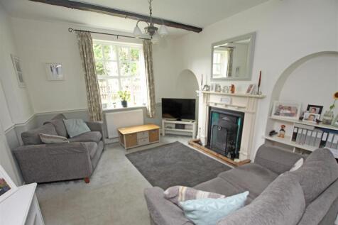 Living area.jpg