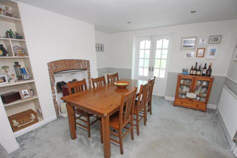 Dining area.jpg