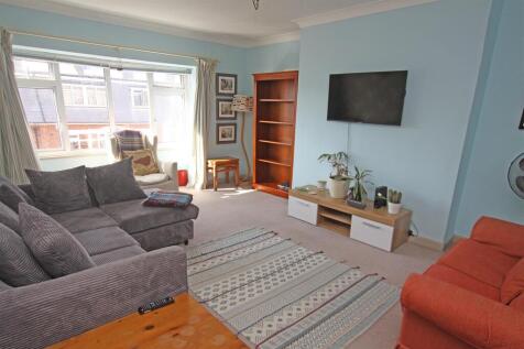 Living room a.jpg